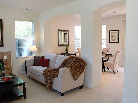 4th image of 617 Villa Centre Way