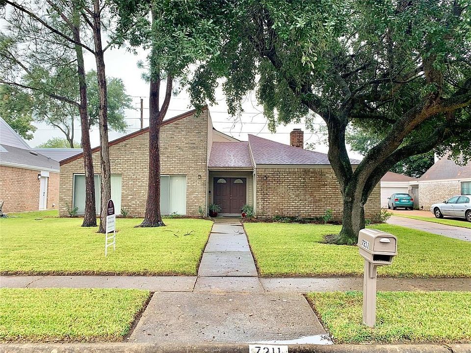1st image of 7211 Las Brisas Dr