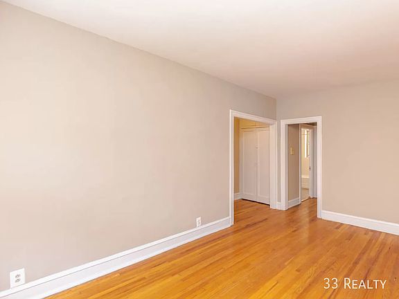 4th image of 1329.5 W Touhy Ave Unit 1S