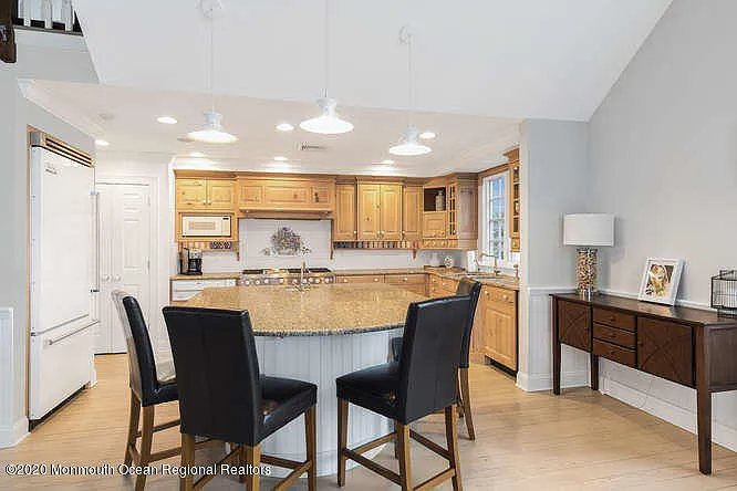 1081 Barnegat Ln — Photo 8