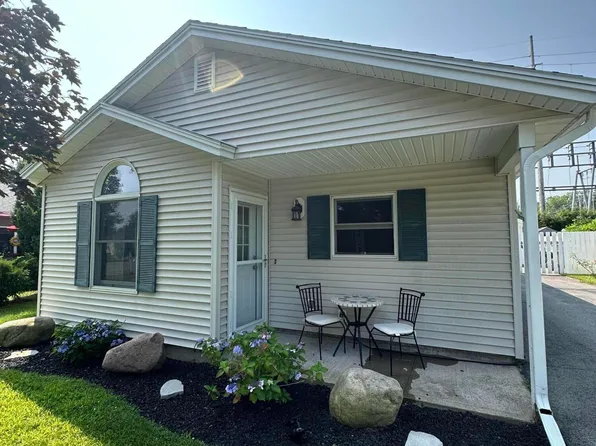 6 Sara Ct, Plattsburgh, NY 12901