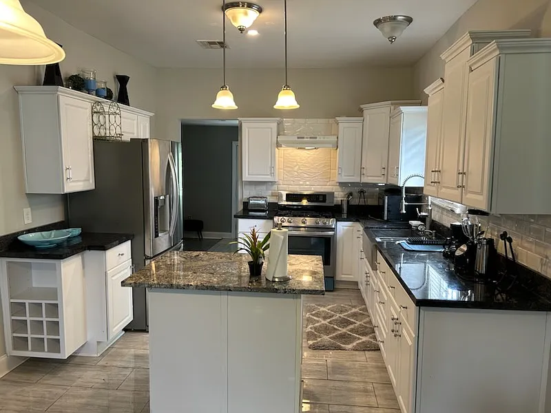 3 bed, 1700 sqft, $2,500 — Photo 1