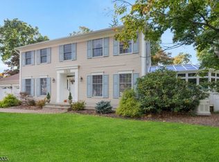 252 Mahwah Rd, Mahwah, NJ 07430