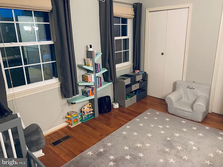 1623 S Barton St #18 — Photo 35