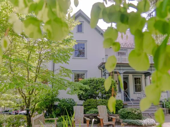 534 Park St APT A, Charlottesville, VA 22902