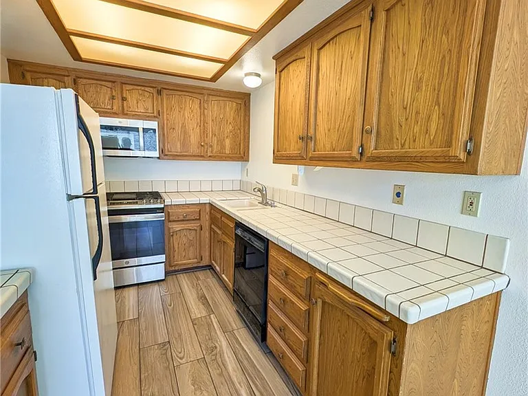1813 Newport Ave — Photo 16
