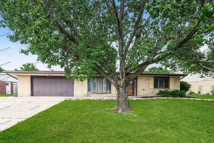 189 Katy Ln