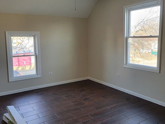 4th image of 721 Washington St #2