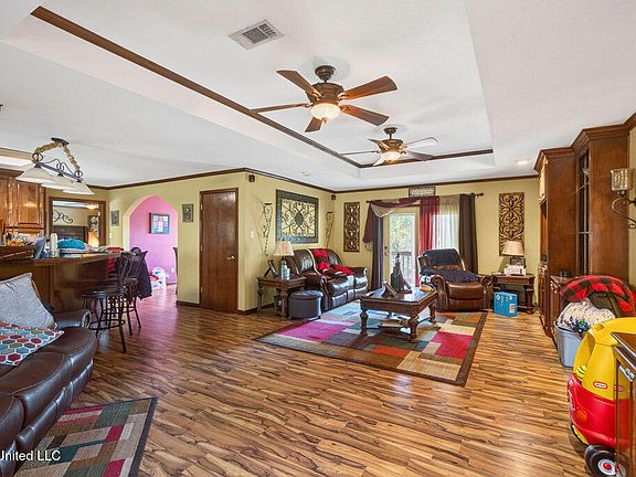 5th image of 2643 Windward Dr