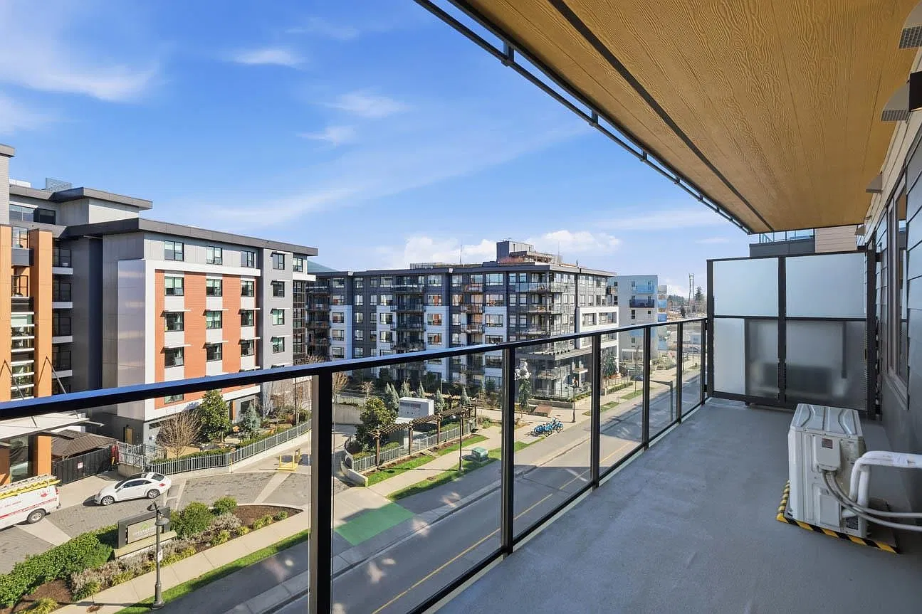 2 bed, 662 sqft, $3,190 — Photo 1