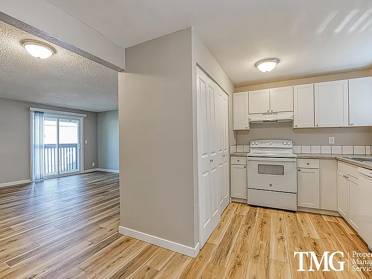 11114 NE 48th Cir #D — Photo 1