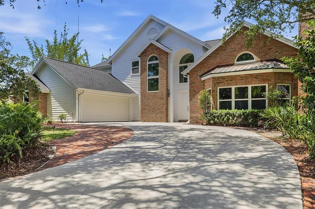 5 bed, 3.5 bath, 4339 sqft, $12,000 — Photo 2