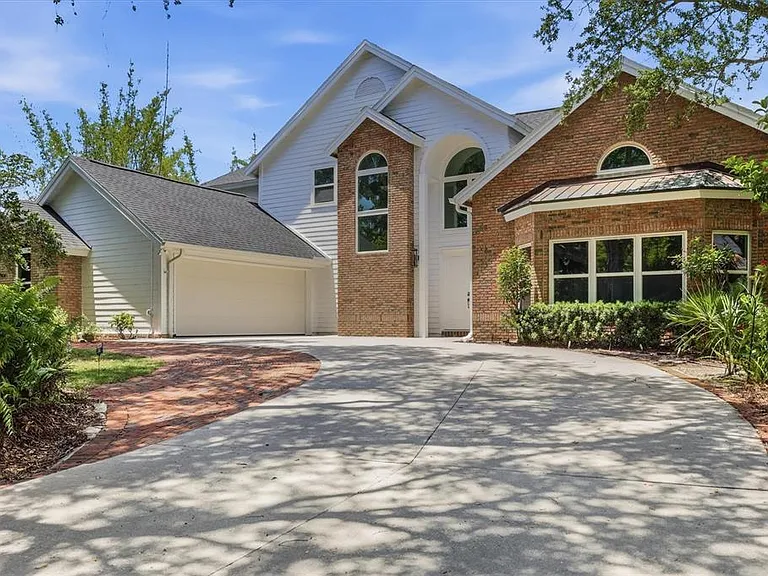 1351 Dixie Lee Ln — Photo 2