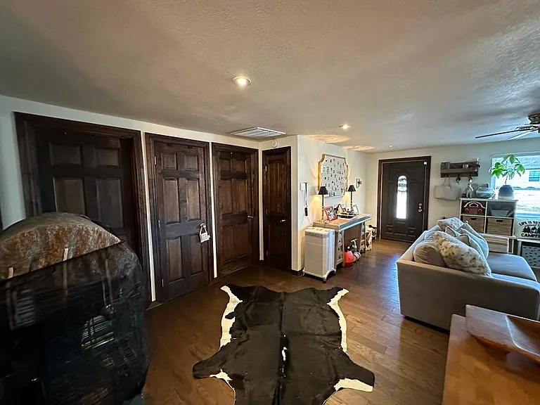 3215 E Sunnyside Ln — Photo 10