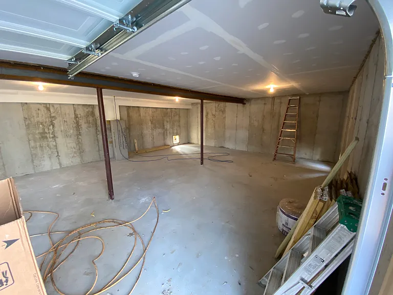 304 W Watson St — Photo 6