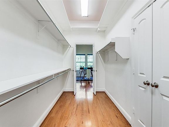 4th image of 8819 Tudor Pl #8819