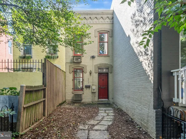 642 9th St NE, Washington, DC 20002