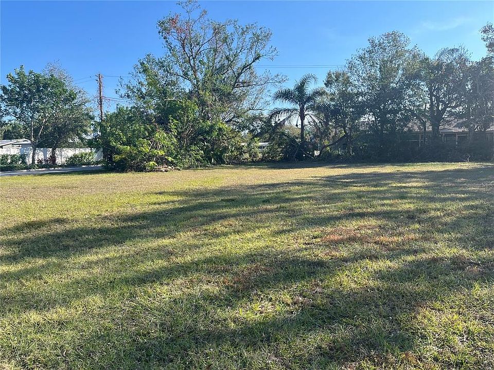 2nd image of 2484 Ringling Blvd #3