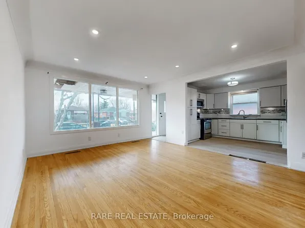 359 E 42nd St, Hamilton, ON L8T 3A6