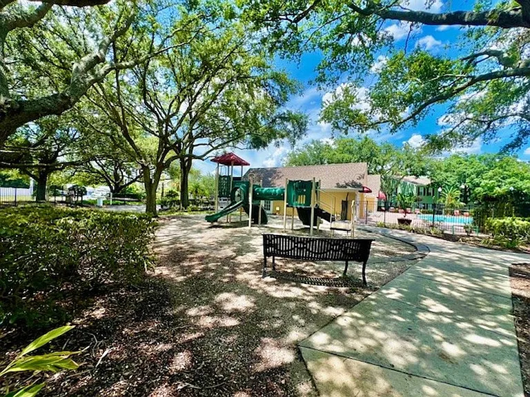 2071 Dixie Belle Dr #K — Photo 30