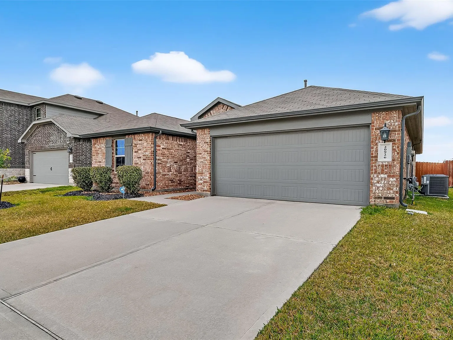 4 bed, 2.0 bath, 1820 sqft, $2,500 — Photo 3