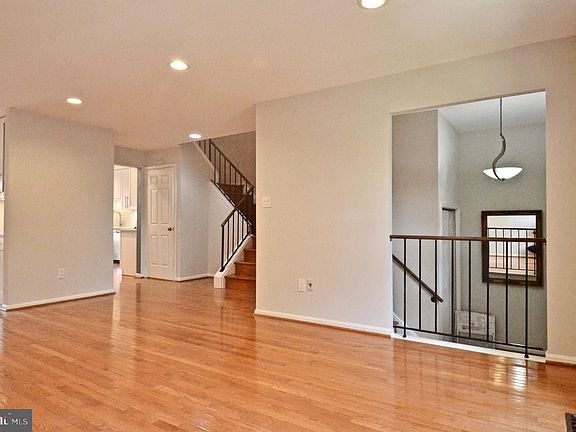 5th image of 3090 Bradford Wood Ct