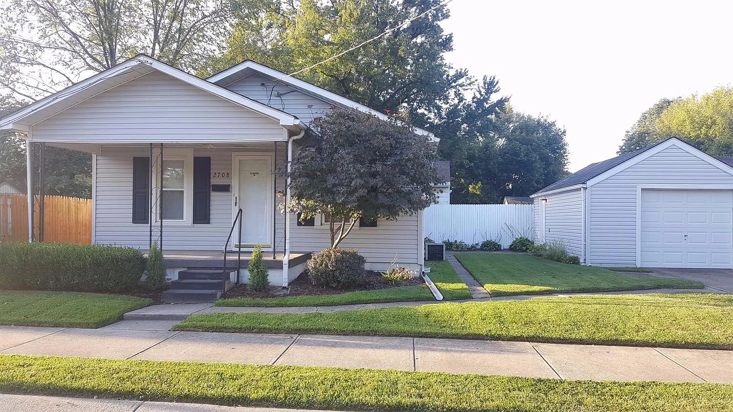 2708 Plymouth Ave photo 1