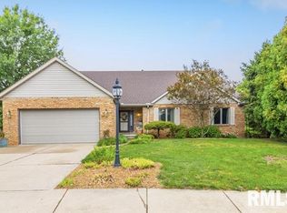 5409 N Castleberry Dr, Peoria, IL 61615