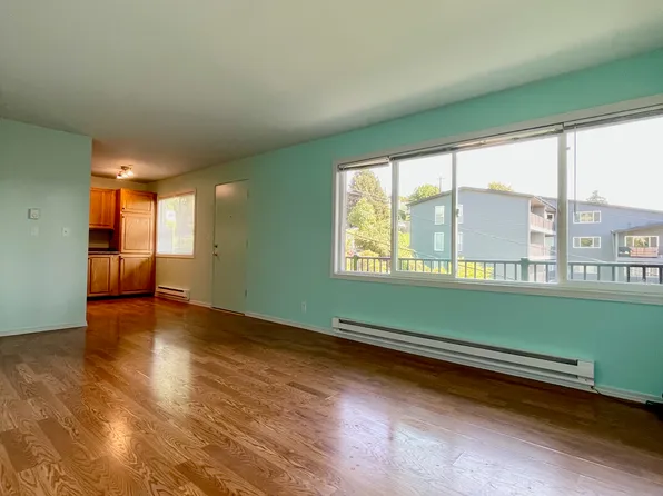 2801 14th Ave W APT 2, Seattle, WA 98119