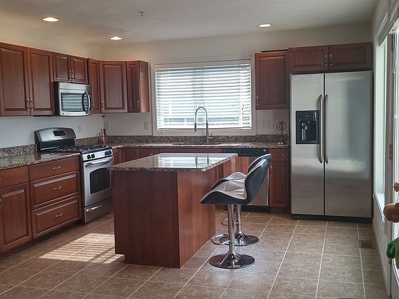 Kitchen with Island top
