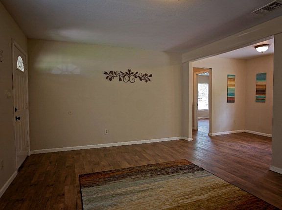 3rd image of 3403 Wildwood St