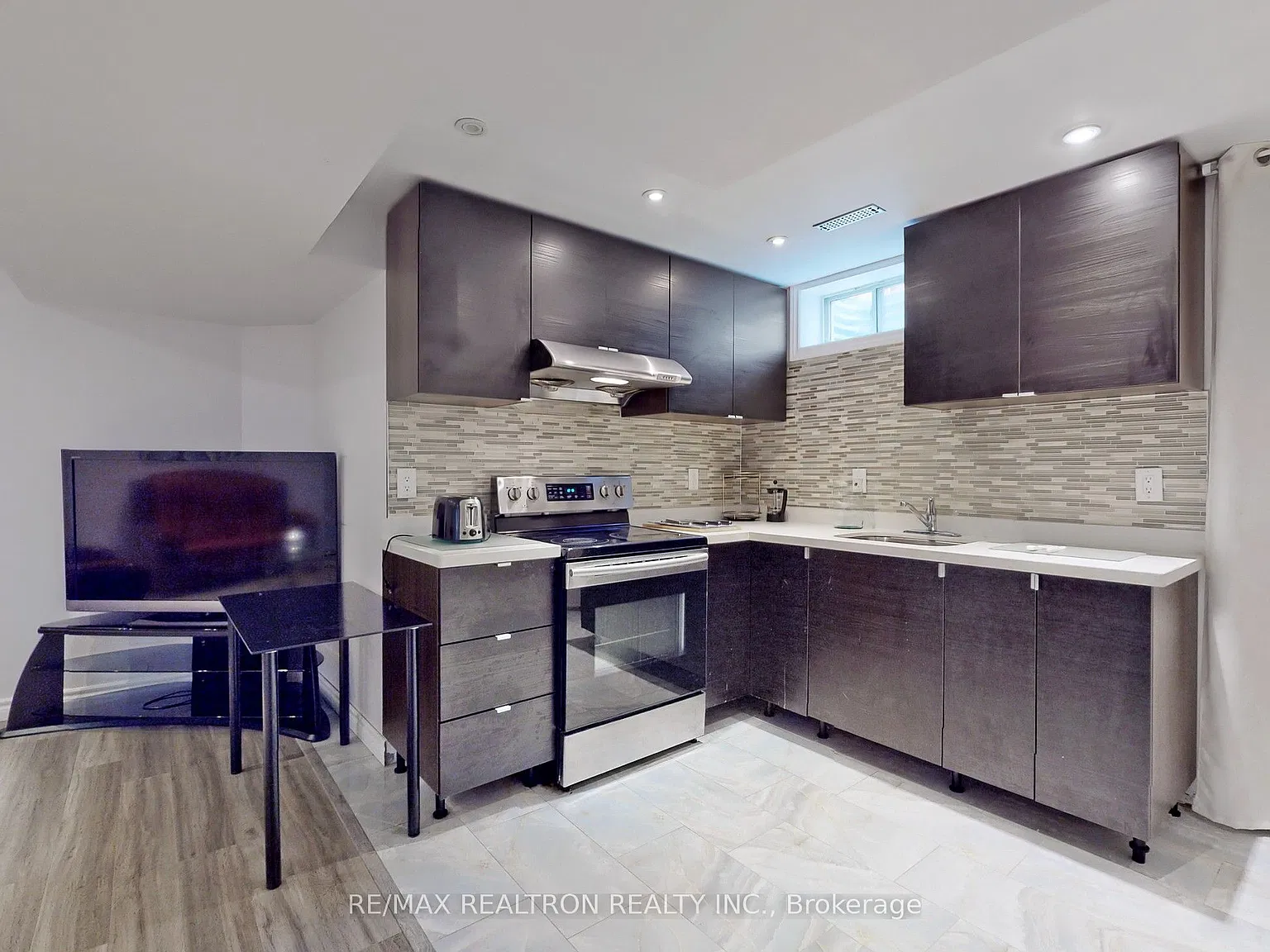 2 bed, $2,200 — Photo 3