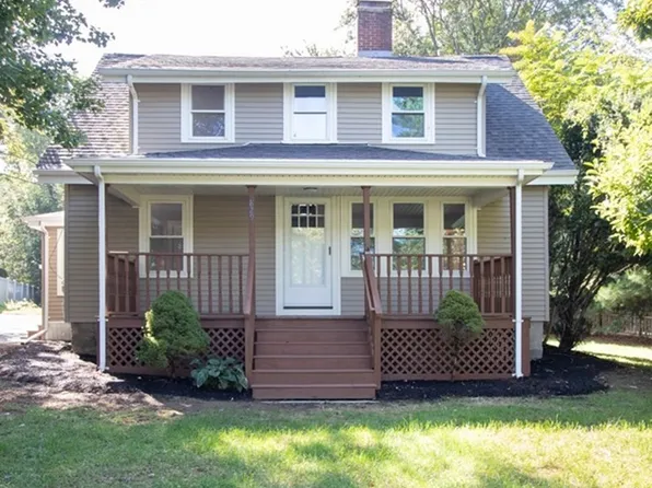829 Middleboro Ave, Taunton, MA 02780
