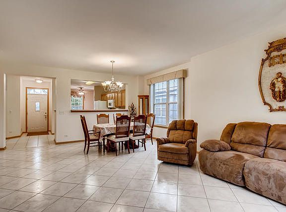 5th image of 540 Woodhill Dr