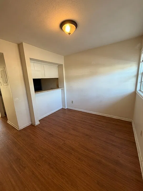 1430 S Lee St — Photo 2