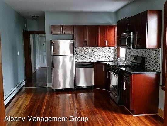 2nd image of 629 Washington Ave #1