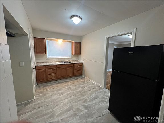 5th image of 1417 Laidlaw Ave