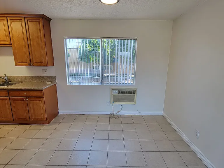 6336 Tujunga Ave — Photo 10