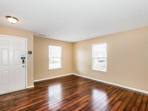 5th image of 14338 Black Farm Dr