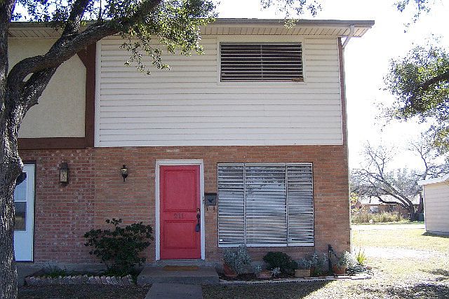 1st image of 211 W Ailsie Ave