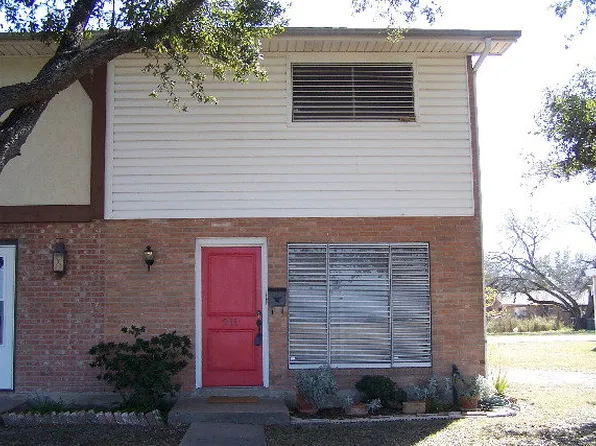 211 W Ailsie Ave, Kingsville, TX 78363