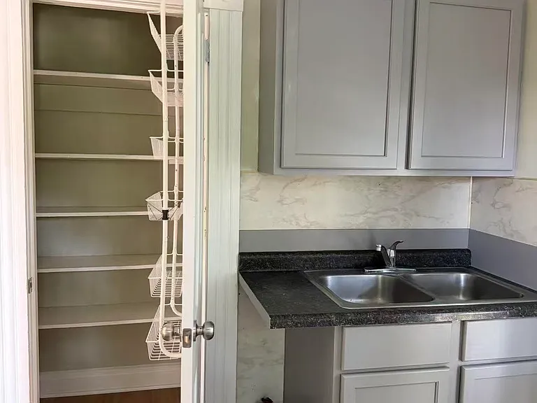 312 S Ingersoll St #1 — Photo 8