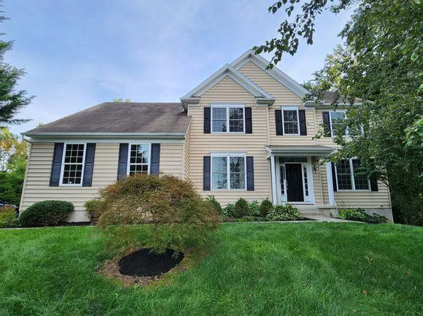 146 Highland Dr, Coatesville, PA 19320