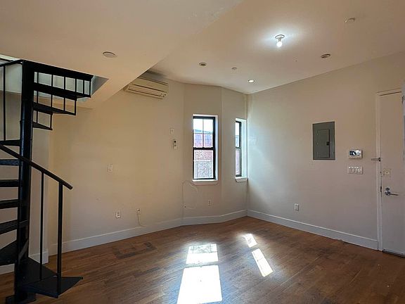 4th image of 40 Malcolm X Blvd #4J