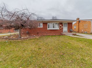 22714 Hill St, Warren, MI 48091