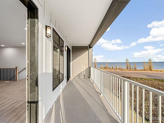 5th image of 2401 N Lakeshore Blvd Unit 5