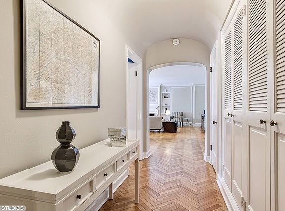 2nd image of 421 W Melrose St #15D