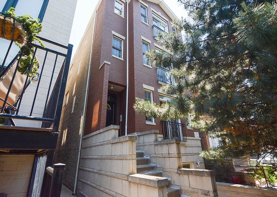 1st image of 819 N Wood St #M09r