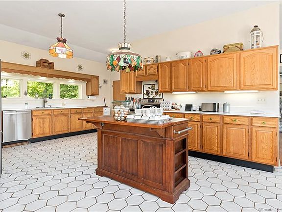 5th image of 208 Duncaster Rd