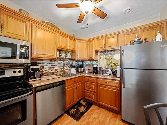 4th image of 551 NW 76th Terrace #208